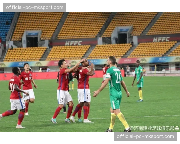 “赛前发布会：莱比锡主帅确认将轮换部分主力以应对紧密赛程”