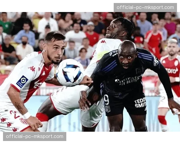 奥格斯堡1-1战平法兰克福，达门多次关键扑救保住主场积分